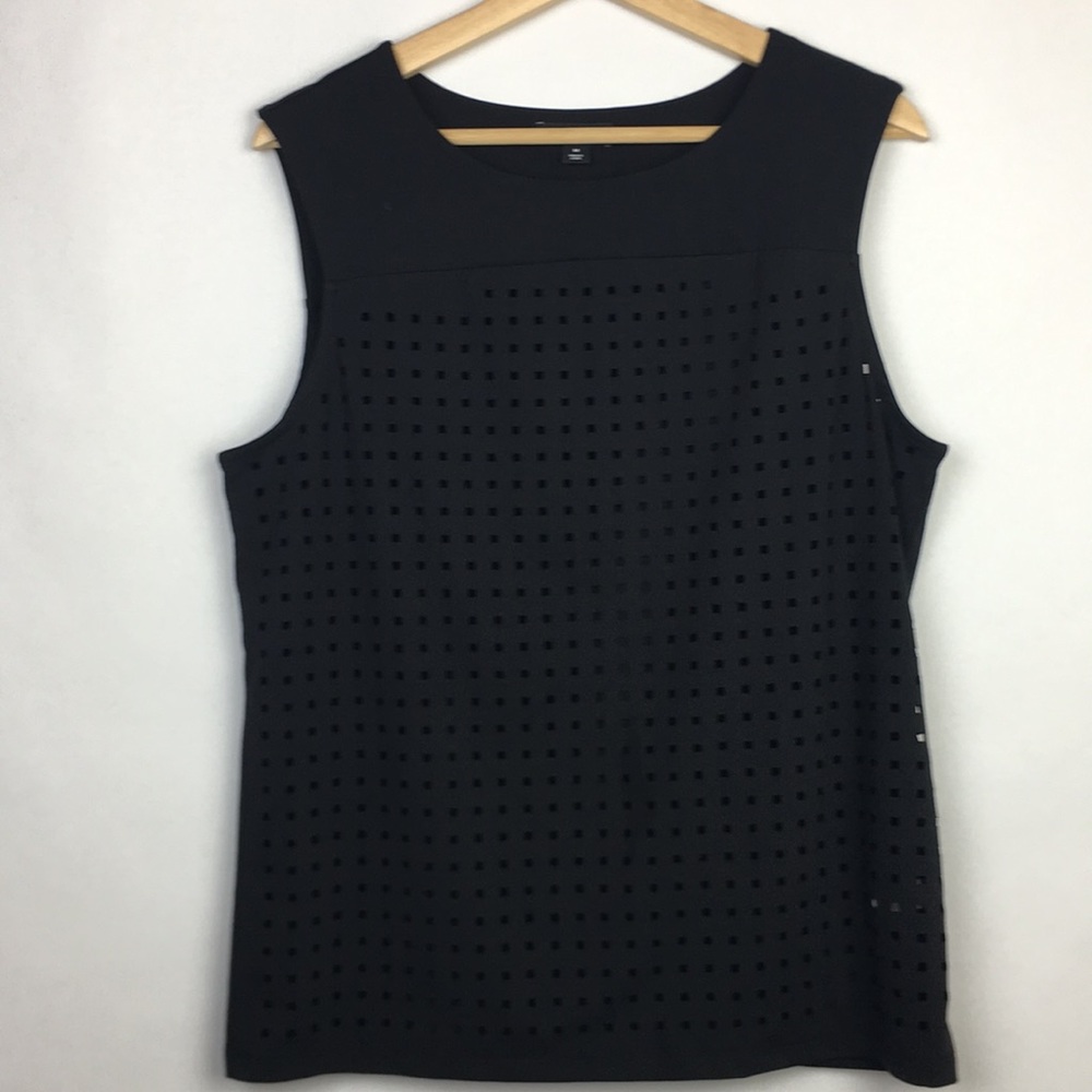 TROUVE black laser cut top